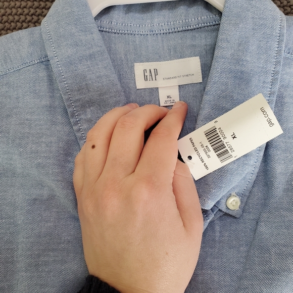 New Blue Gap XL button down - Picture 3 of 5